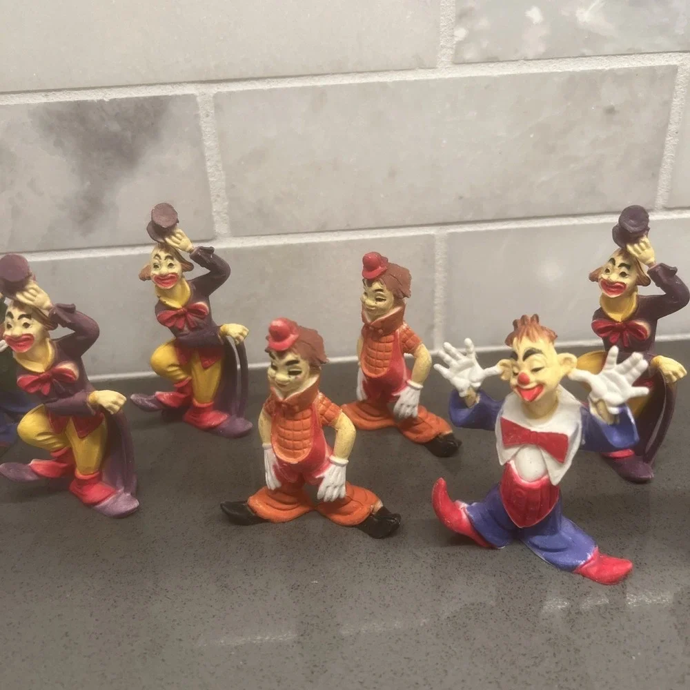 12 Vintage Plastic 2 1/2